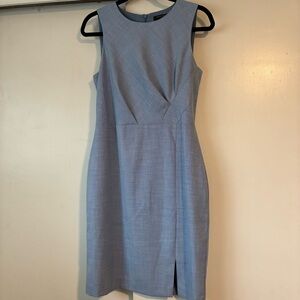 Women’s Light Blue Chambray Sheath Dress. Sleeveless, Banana Republic, Size 6